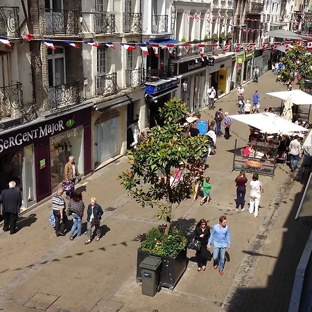 Grande Rue Apartment *